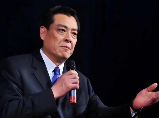 大英第一牛马赖斯!满身伤病硬撑半场,年战50+场零差评!