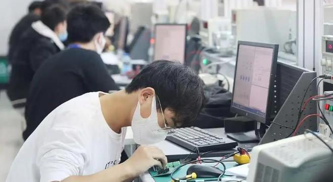 分手传闻水落石出后,鹿晗关晓彤关系再曝猛料,结果一点不意外